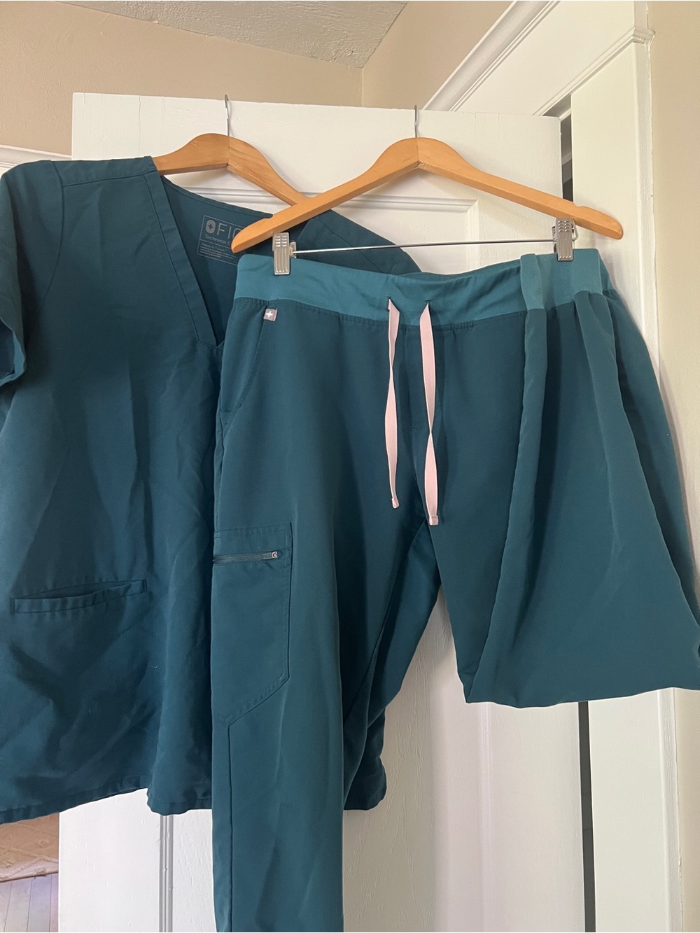 Figs Caribbean blue (teal) scrub set-jogger zamora casma
